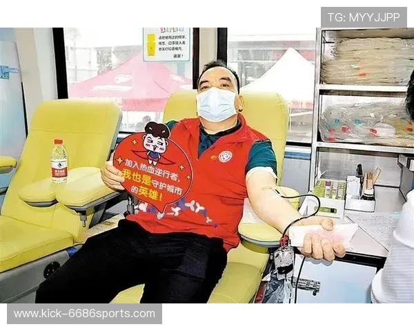 足球球星用爱心手势传递温暖与关怀成全球关注焦点