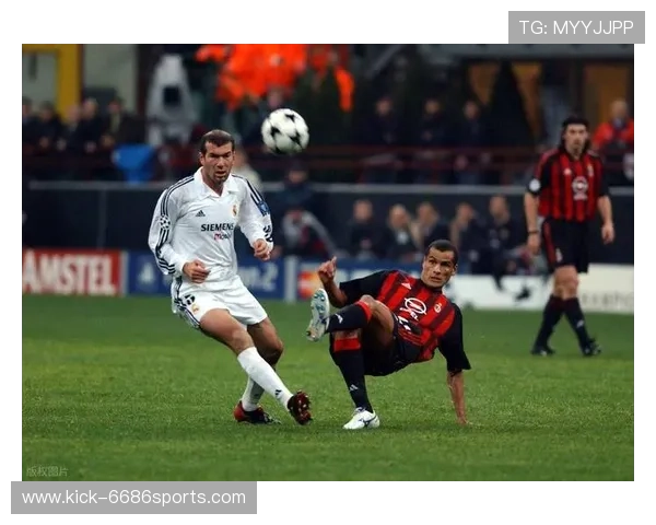 足球赛场传奇瞬间：球星精彩动作集锦展现极致技术与激情时刻